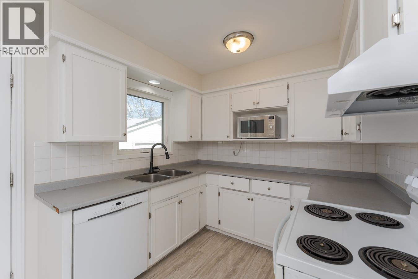 1450 FRASER CRESCENT - 8