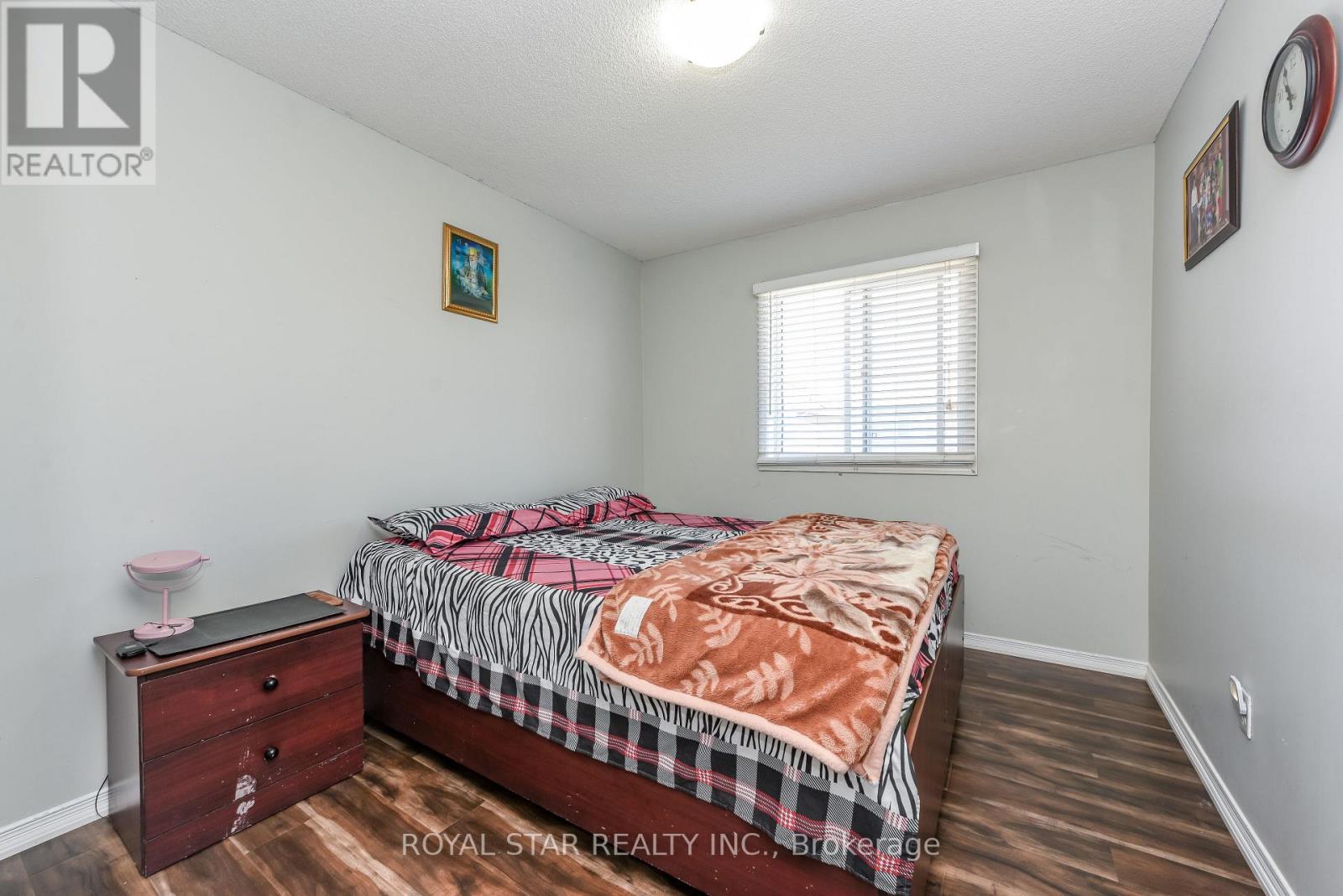 33 COPPERMILL DRIVE - 27
