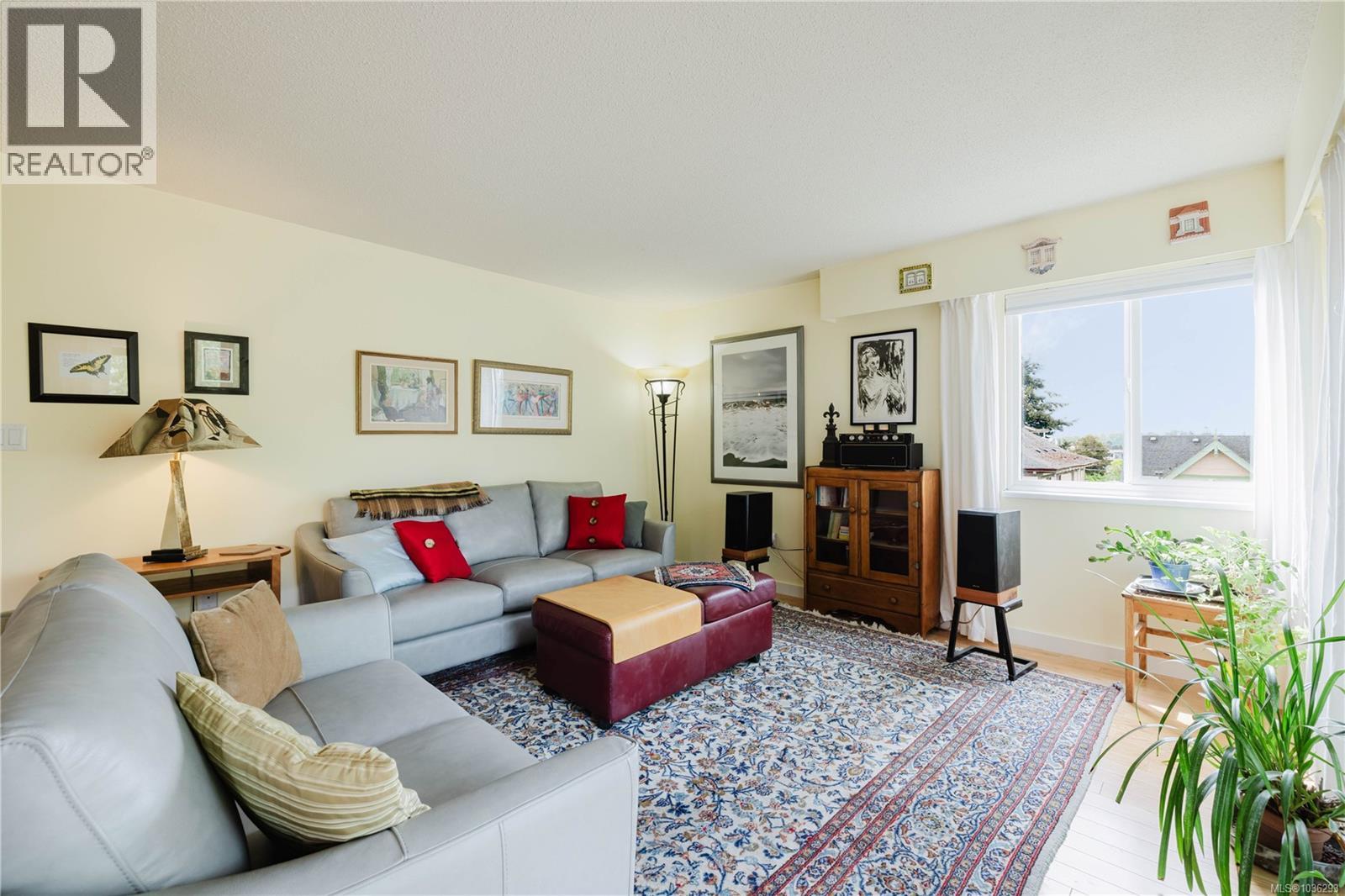 #403 1012 Collinson St - 3