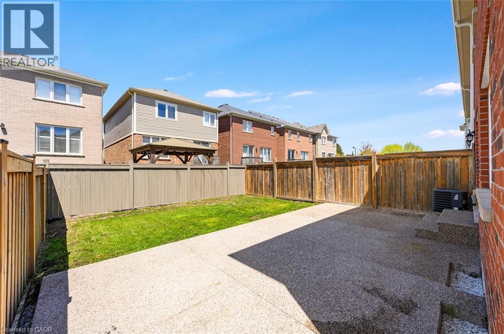 22 SPRING CREEK Drive Unit# 43, Waterdown, Ontario, L0R2H8 — Photo 9