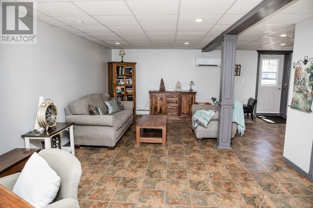 34 Main Road - 32