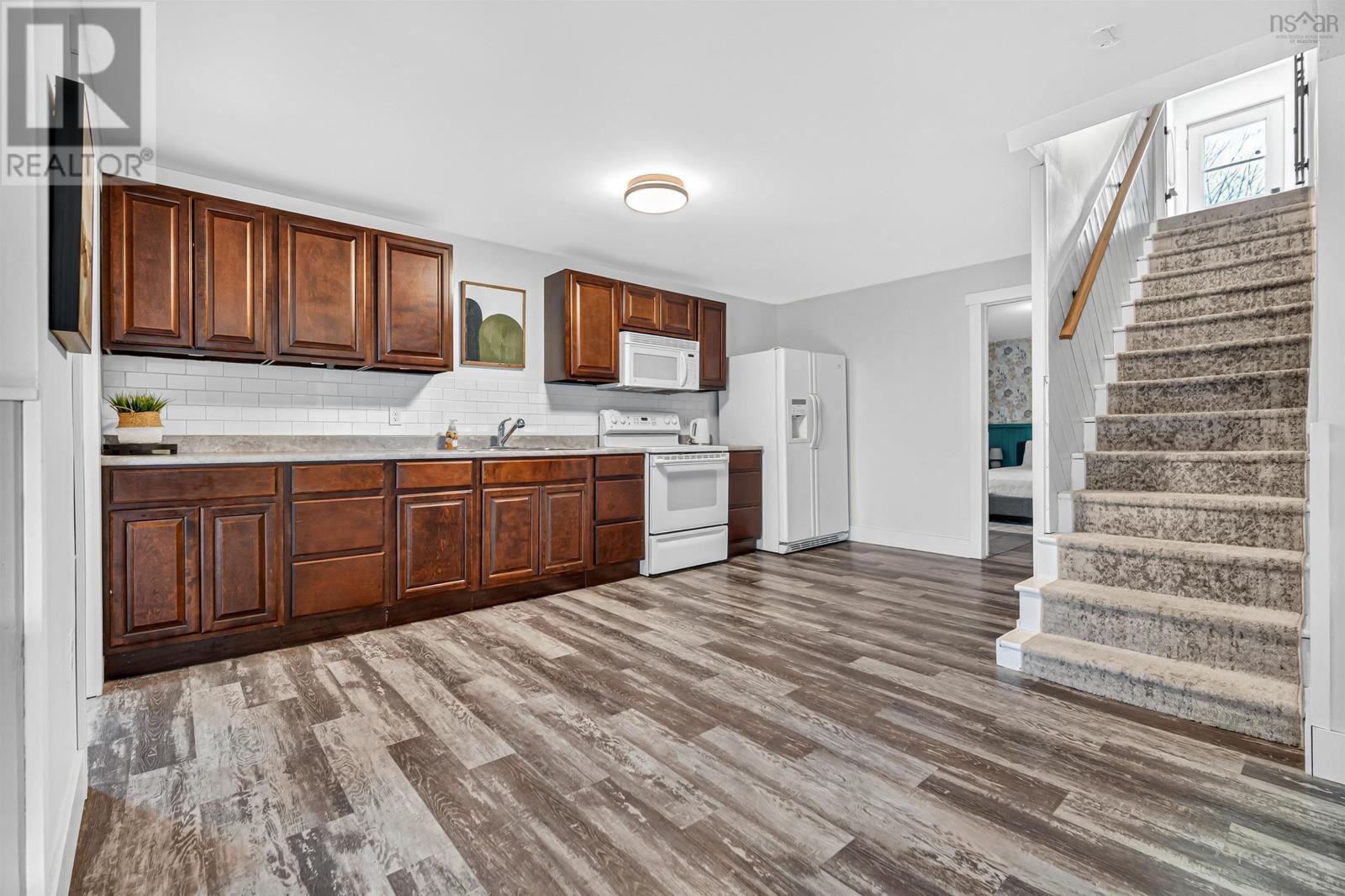 Property 43 of 48 of 2476 Prospect Road