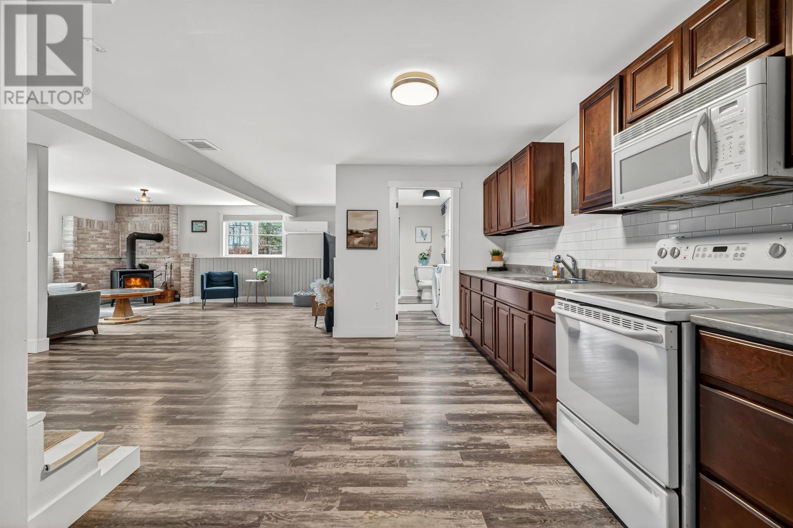 Property 37 of 48 of 2476 Prospect Road