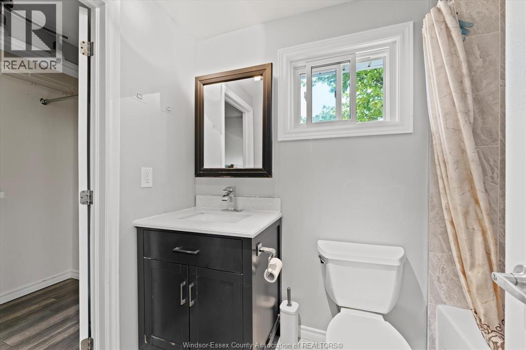 8020 MOLNAR, Windsor, Ontario, N8R2A5 — Photo 9