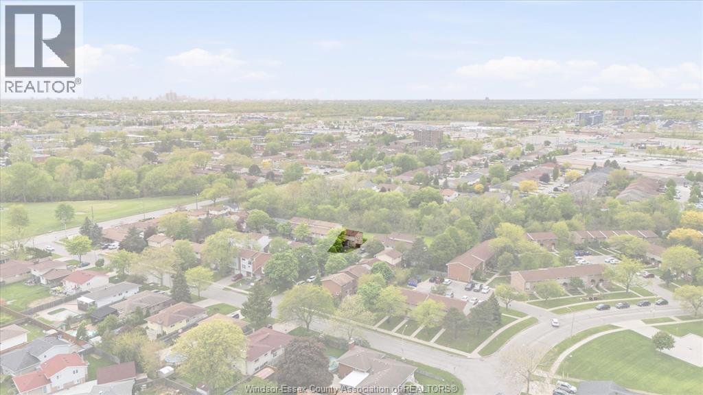 8020 MOLNAR, Windsor, Ontario, N8R2A5 — Photo 4