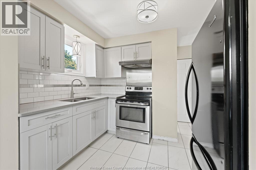 8020 MOLNAR, Windsor, Ontario, N8R2A5 — Photo 46