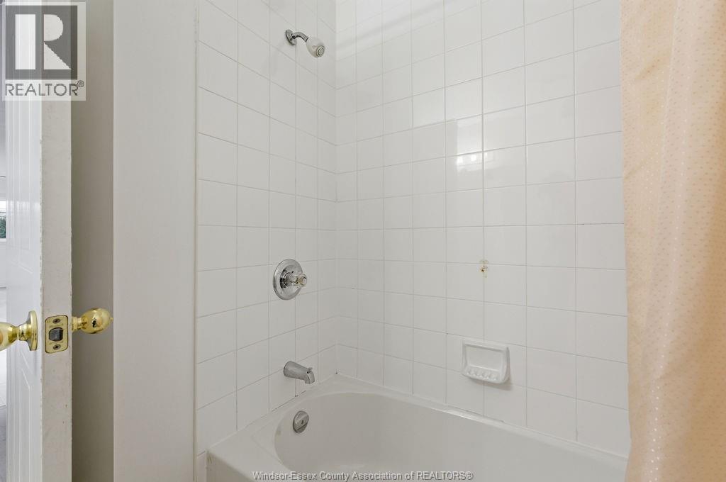 1390 LAUZON ROAD Unit# 222, Windsor, Ontario, N8S3N1 — Photo 4