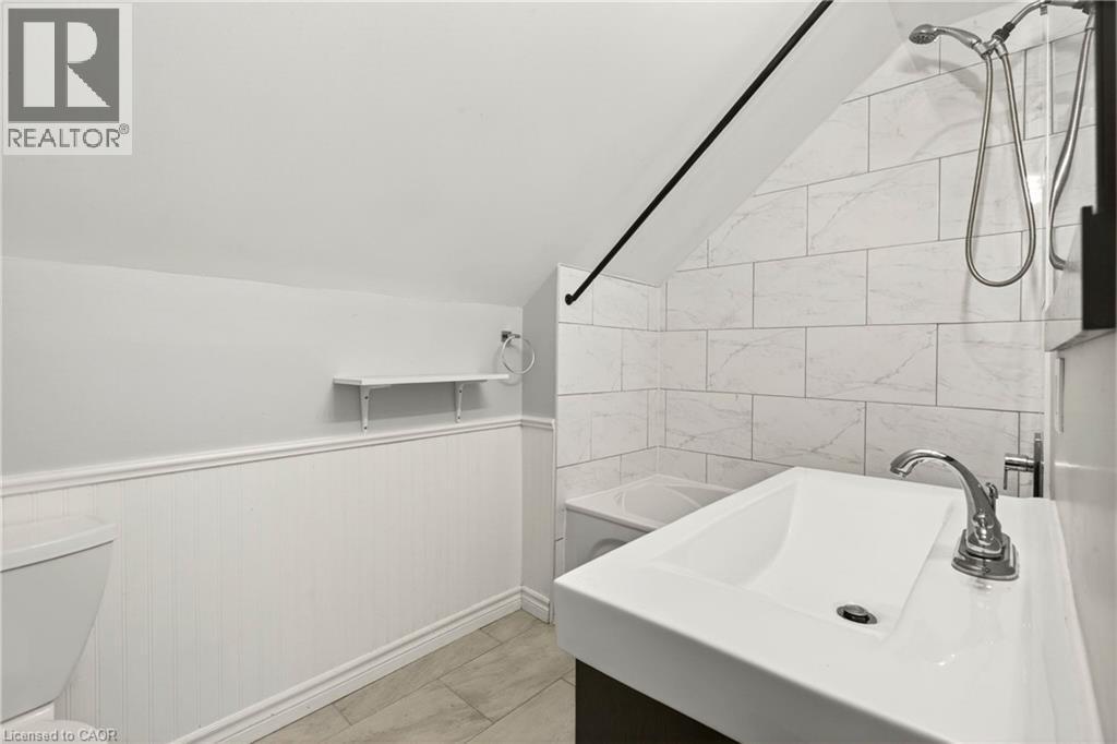 1236 E CANNON Street E, Hamilton, Ontario, L8H1V1 — Photo 19
