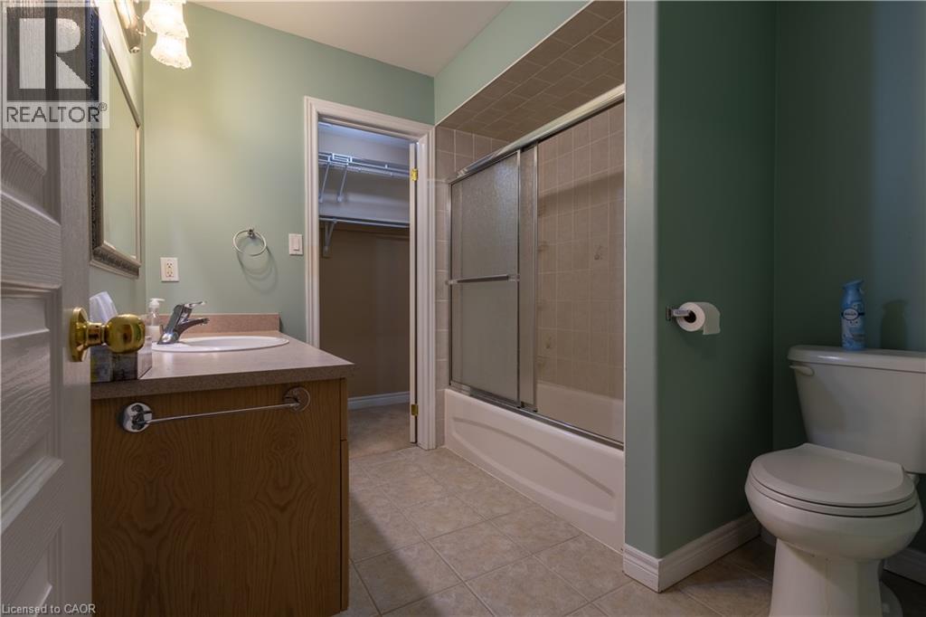 4066 MEDLAND Drive, Burlington, Ontario, L7M4Z6 — Photo 9