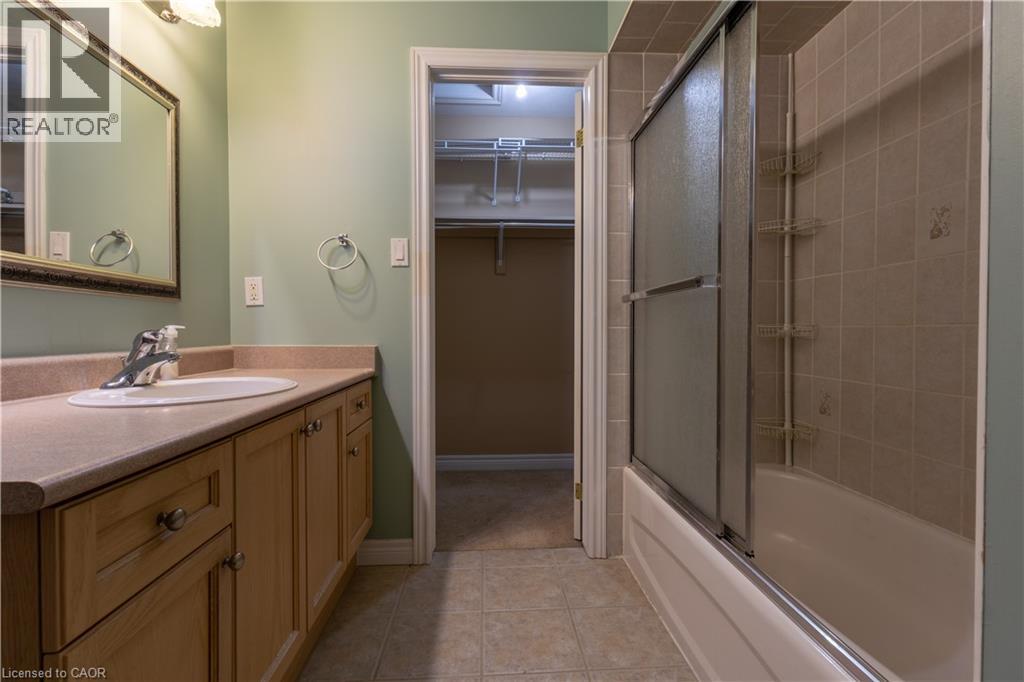 4066 MEDLAND Drive, Burlington, Ontario, L7M4Z6 — Photo 5