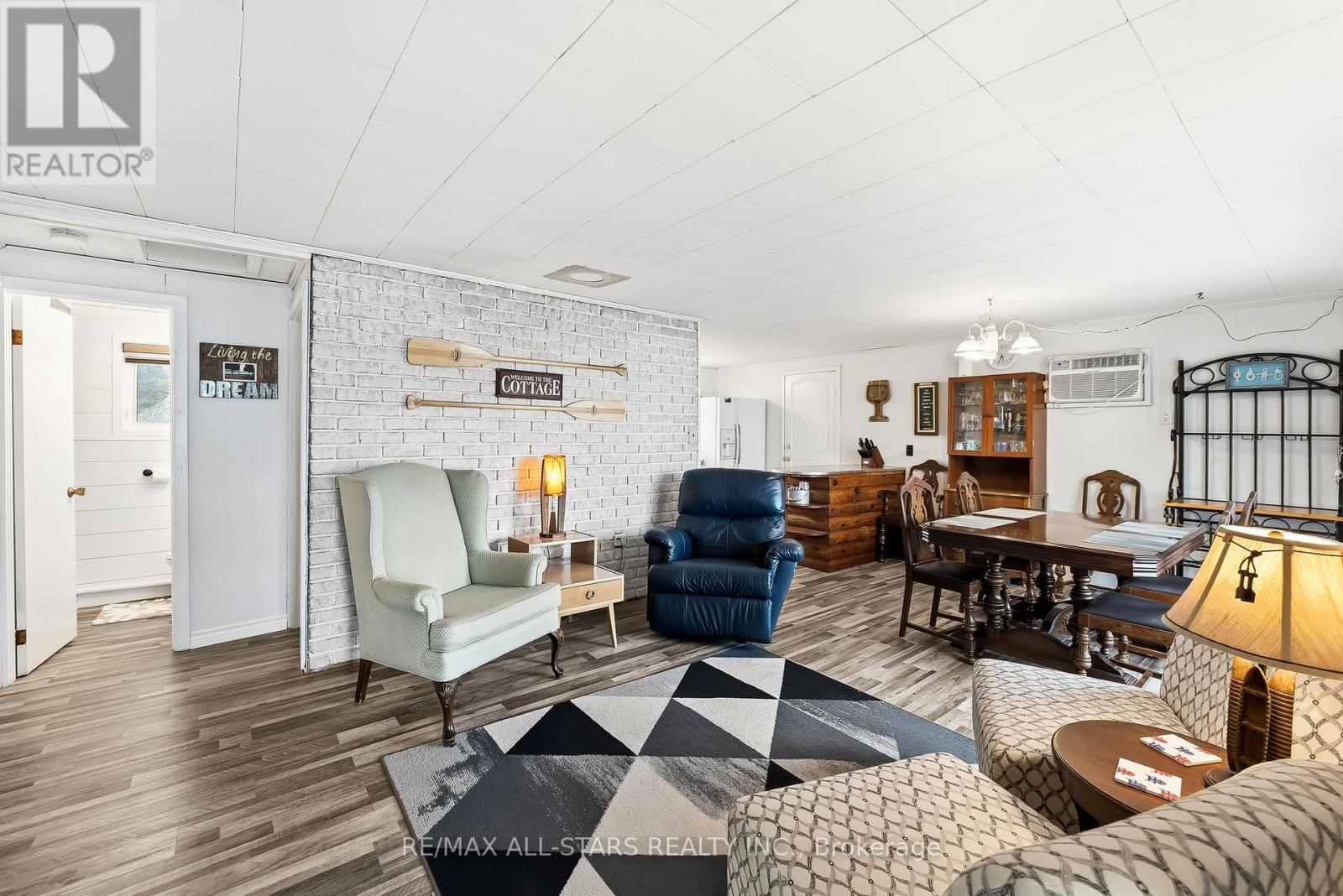 42 RIVERSIDE DRIVE - 17