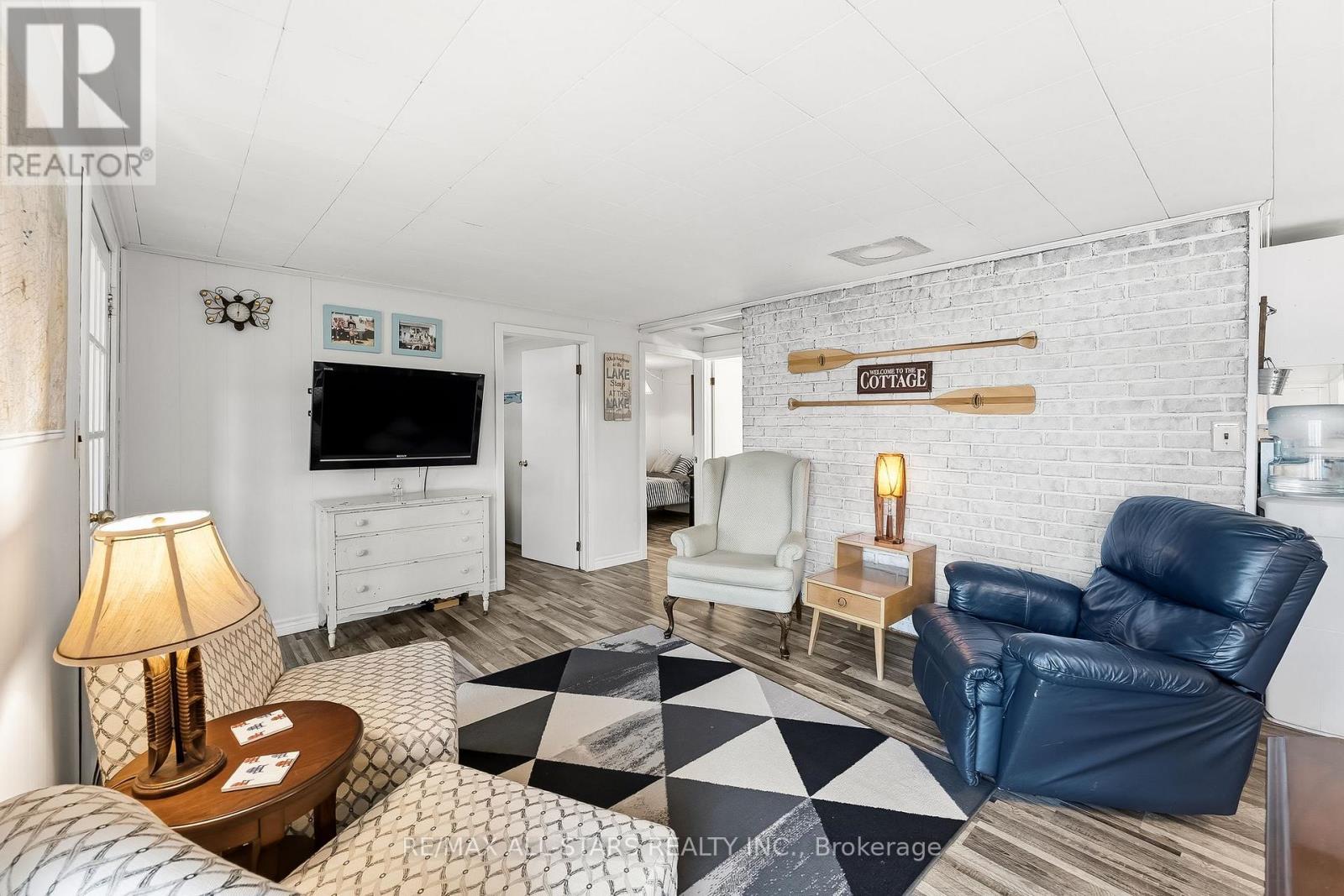 42 RIVERSIDE DRIVE - 20