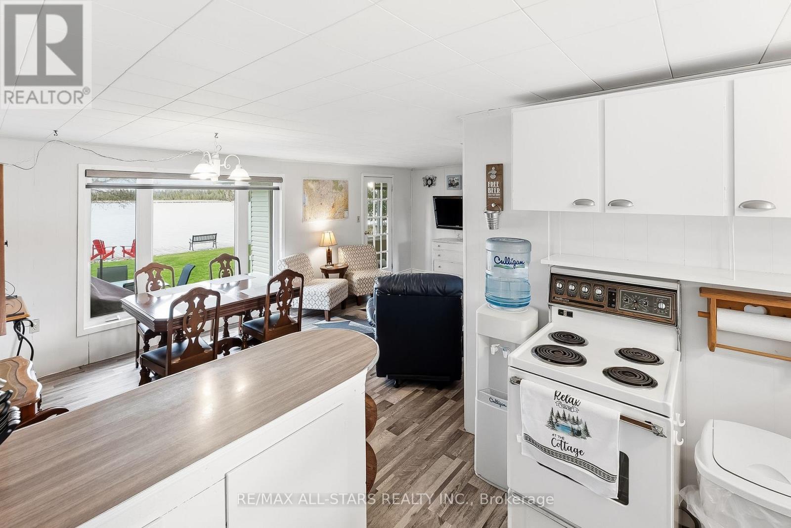 42 RIVERSIDE DRIVE - 23