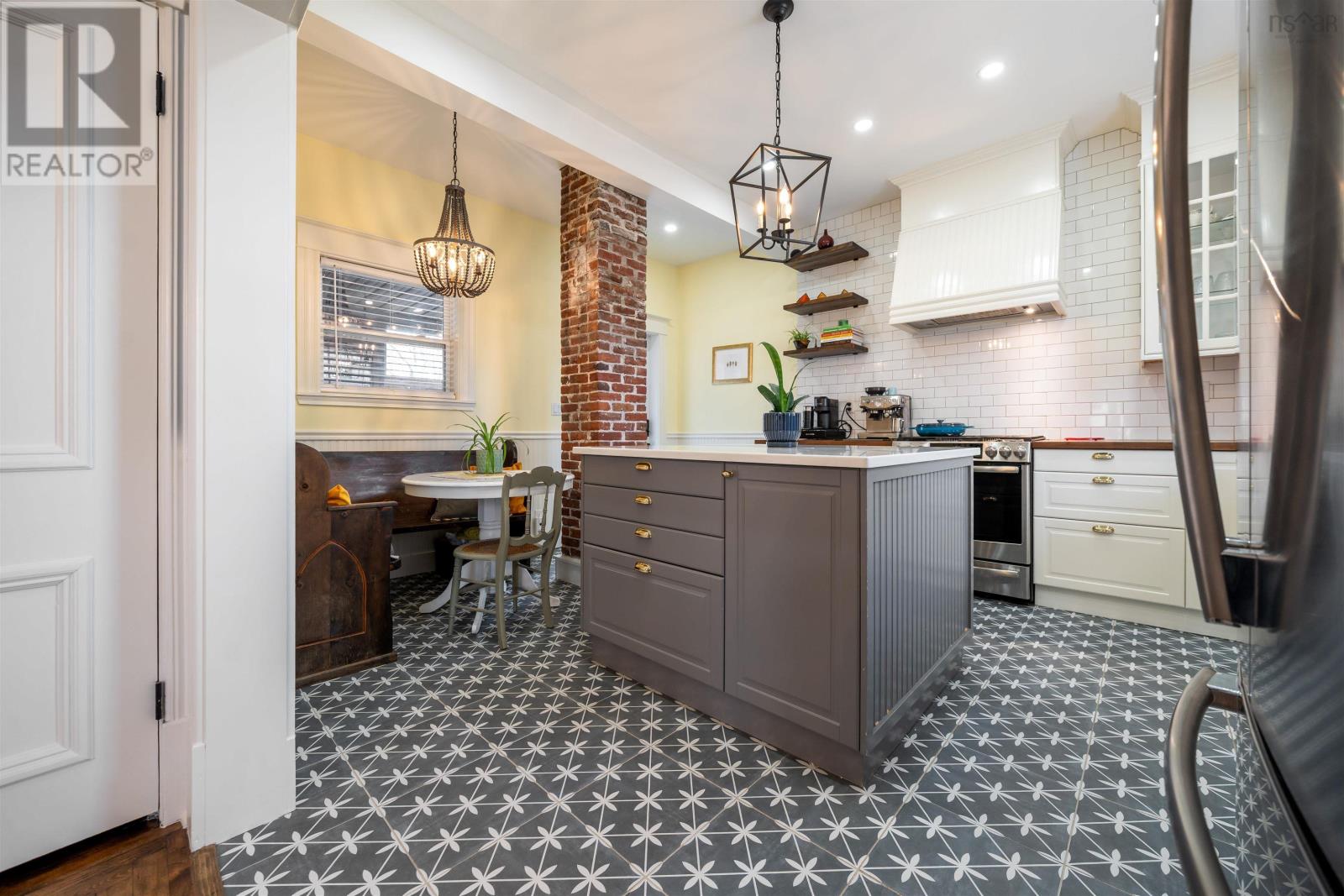 Property 44 of 49 of 477 Nelson Street