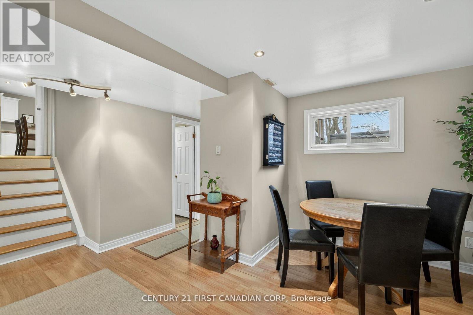 16 GUSTIN AVENUE - 25