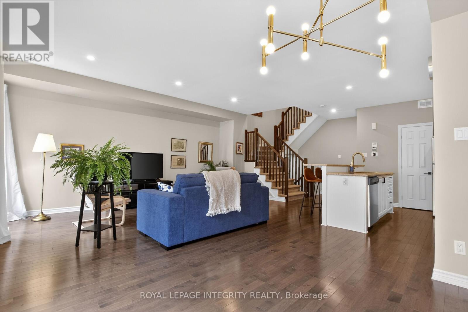 608 CHAPERAL PRIVATE - 18
