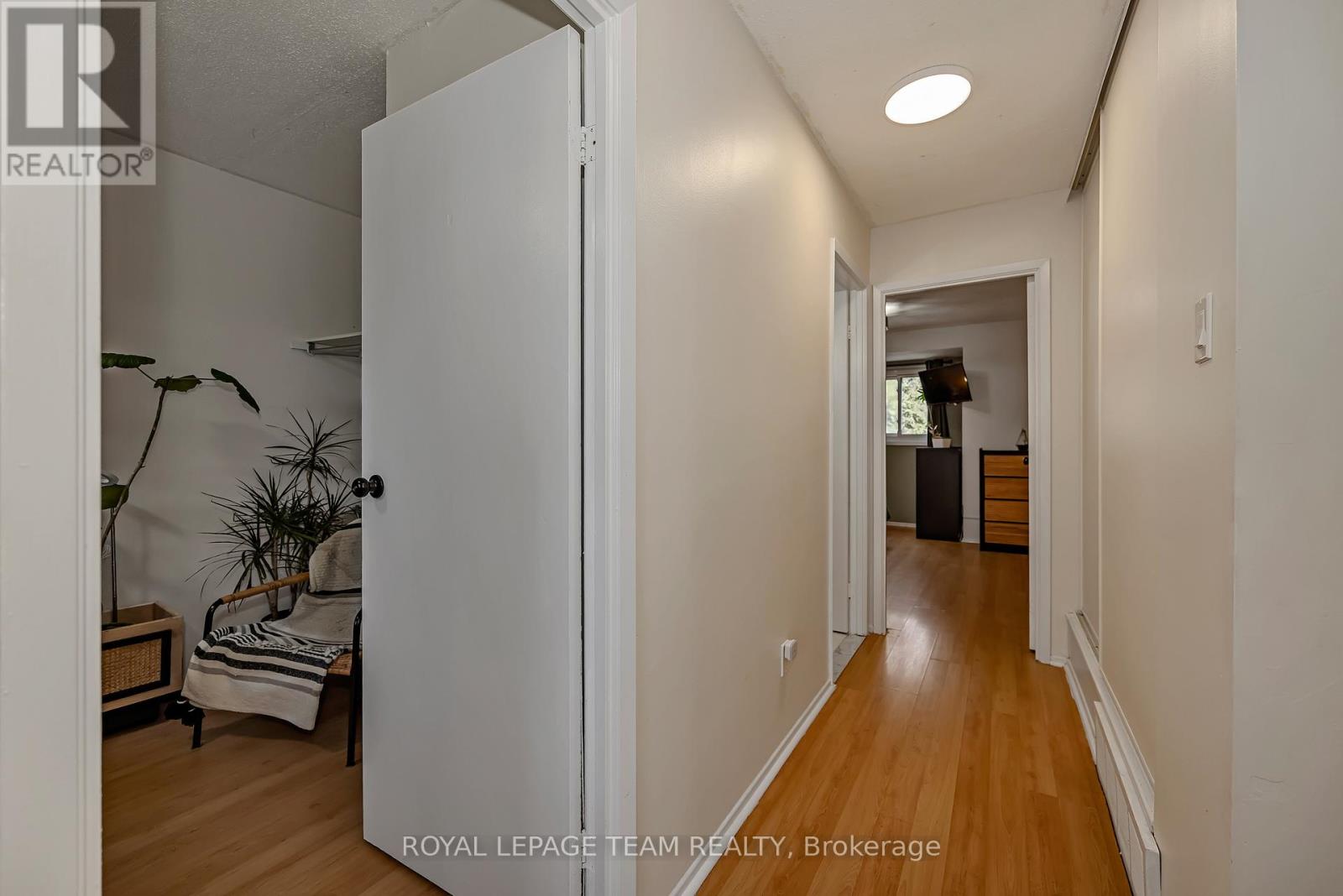 1832 STONEHENGE CRESCENT - 25