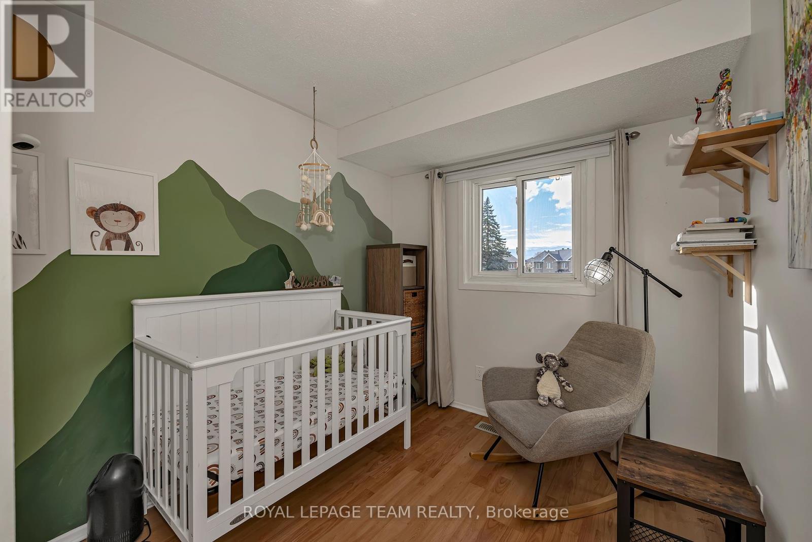 1832 STONEHENGE CRESCENT - 28