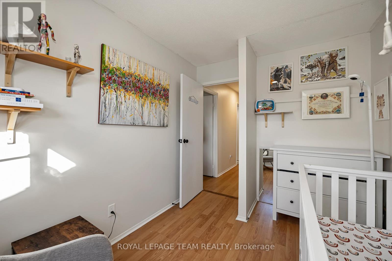 1832 STONEHENGE CRESCENT - 29