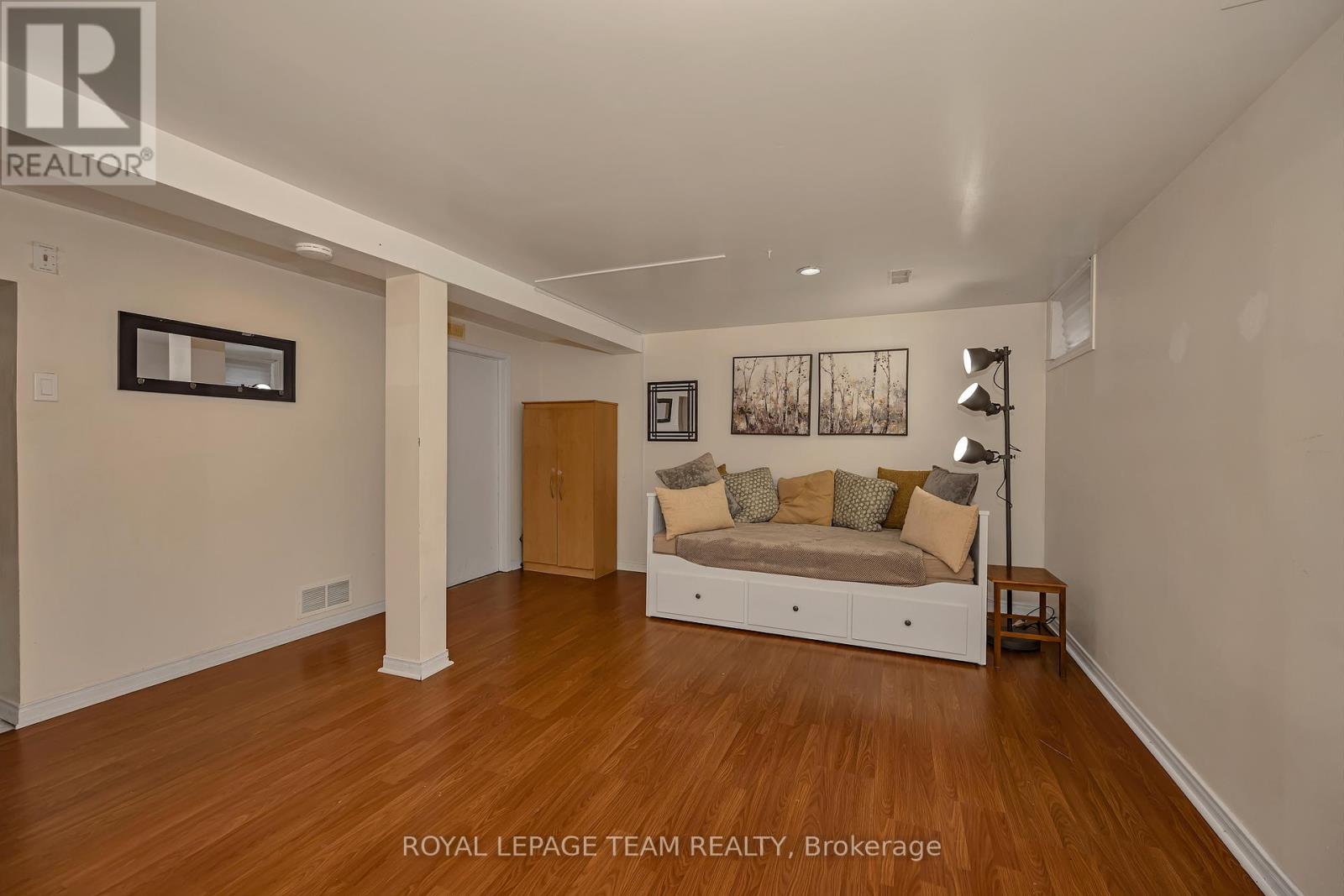 1832 STONEHENGE CRESCENT - 30