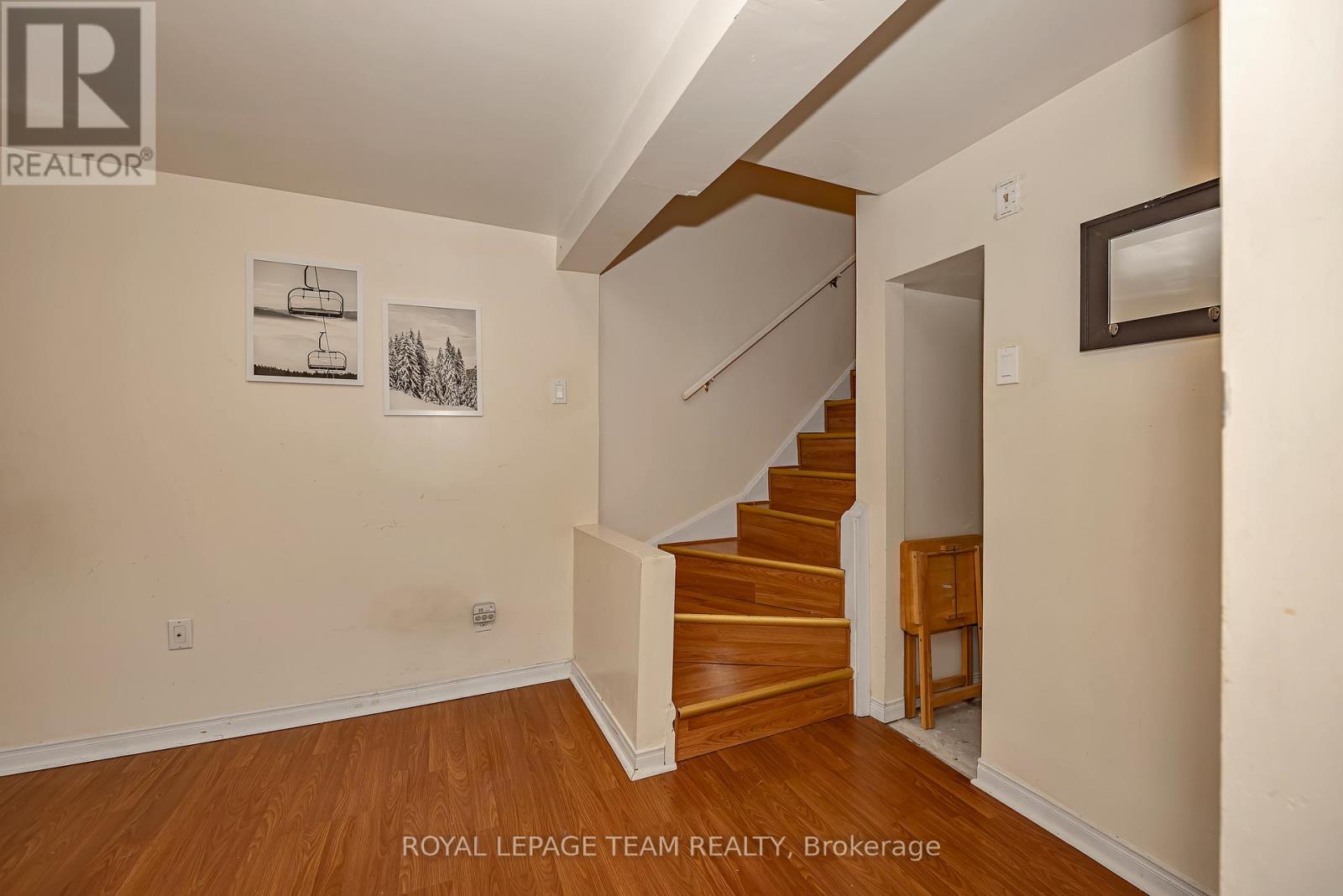 1832 STONEHENGE CRESCENT - 33