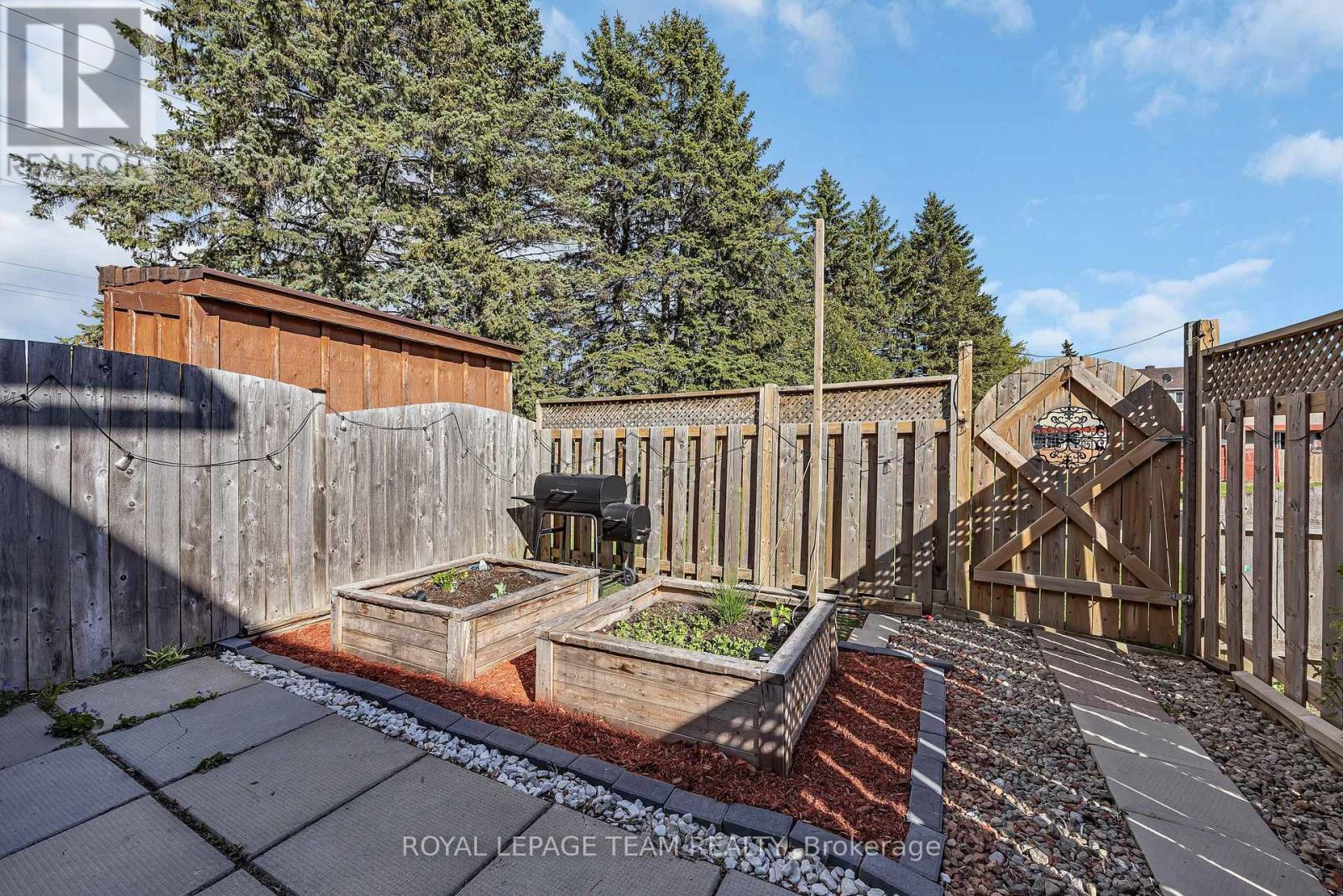 1832 STONEHENGE CRESCENT - 38