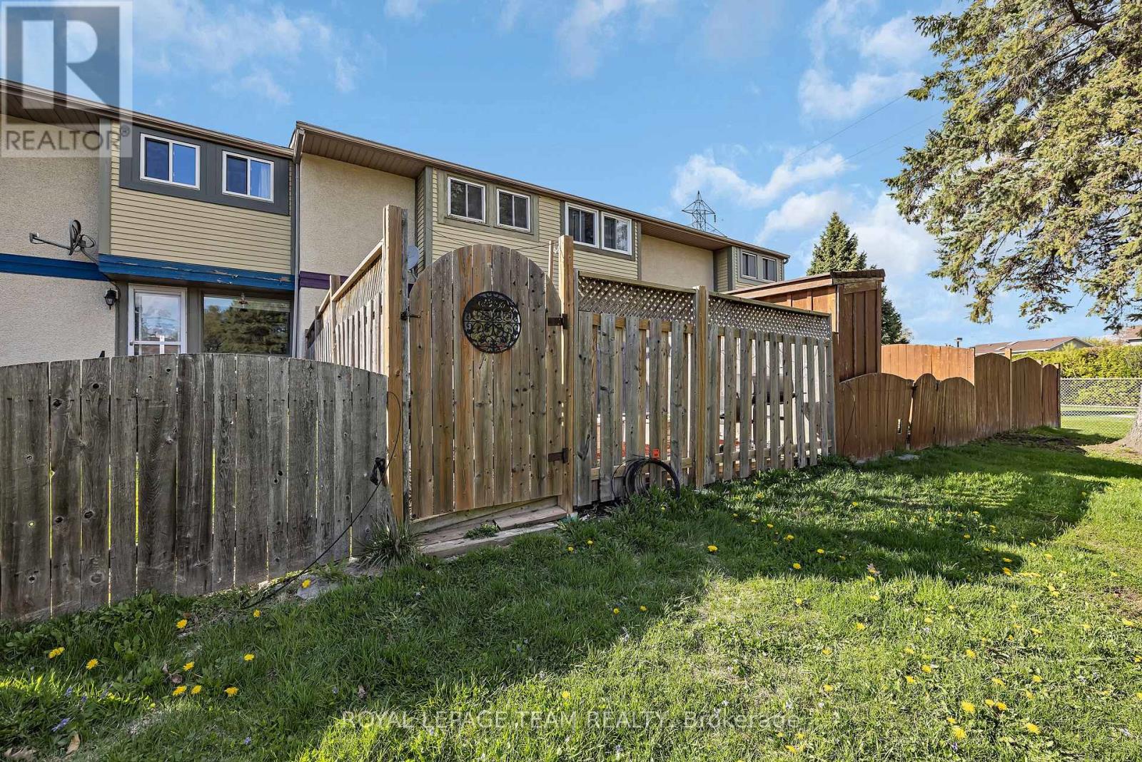 1832 STONEHENGE CRESCENT - 39