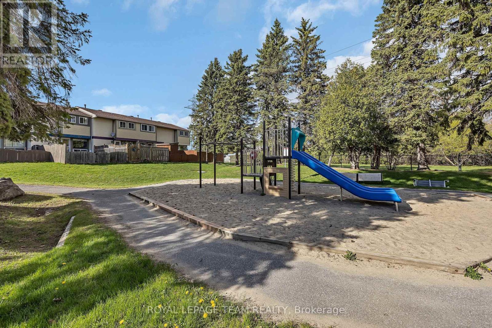 1832 STONEHENGE CRESCENT - 41
