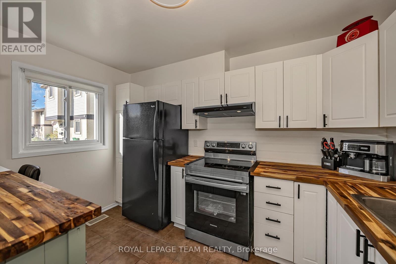 1832 STONEHENGE CRESCENT - 6