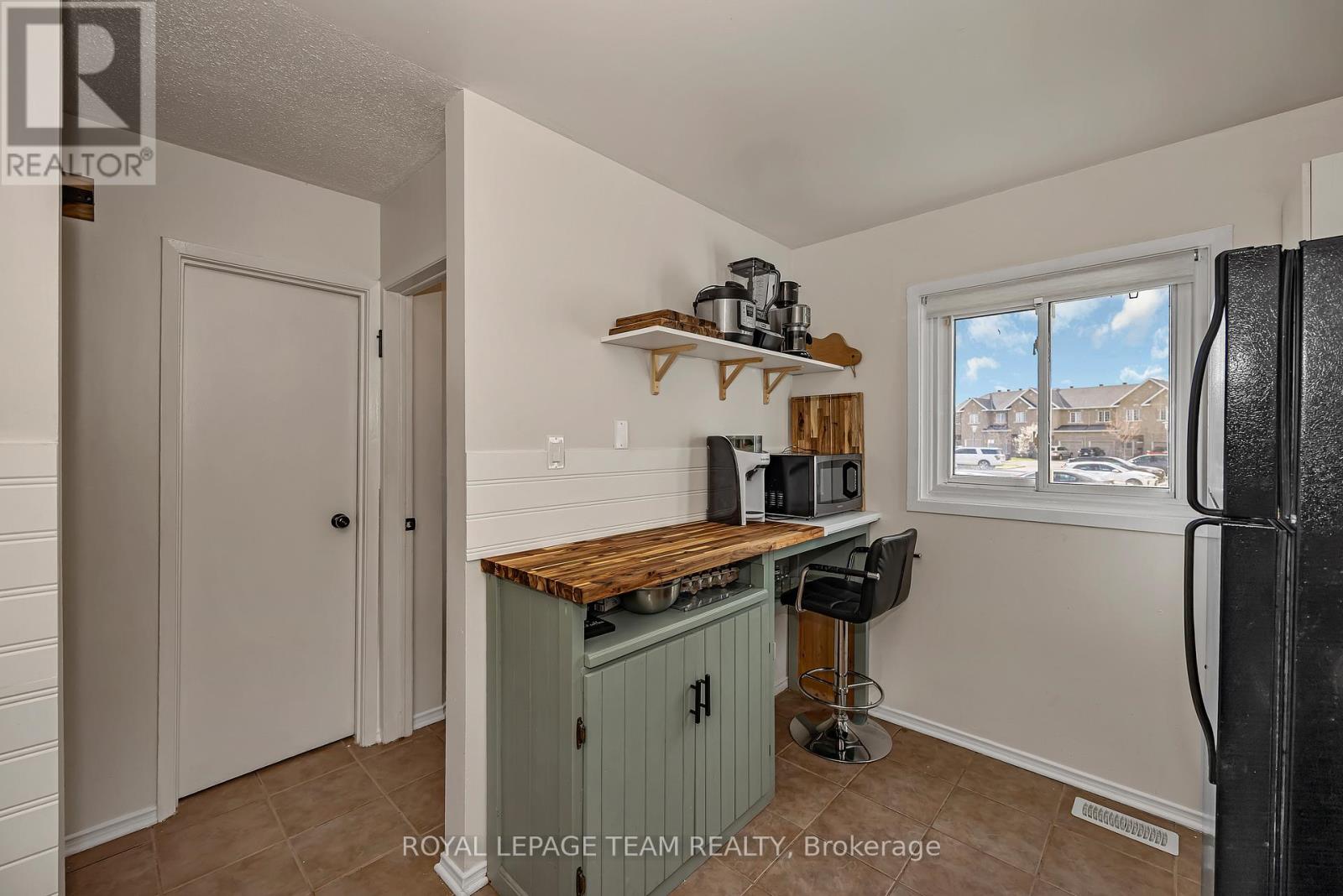 1832 STONEHENGE CRESCENT - 7