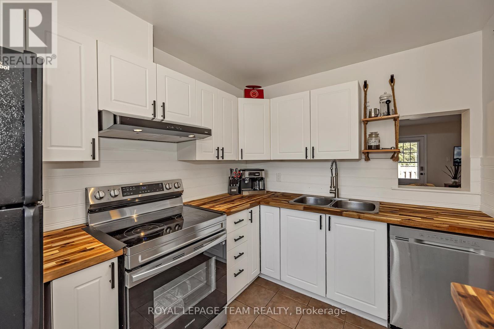1832 STONEHENGE CRESCENT - 9