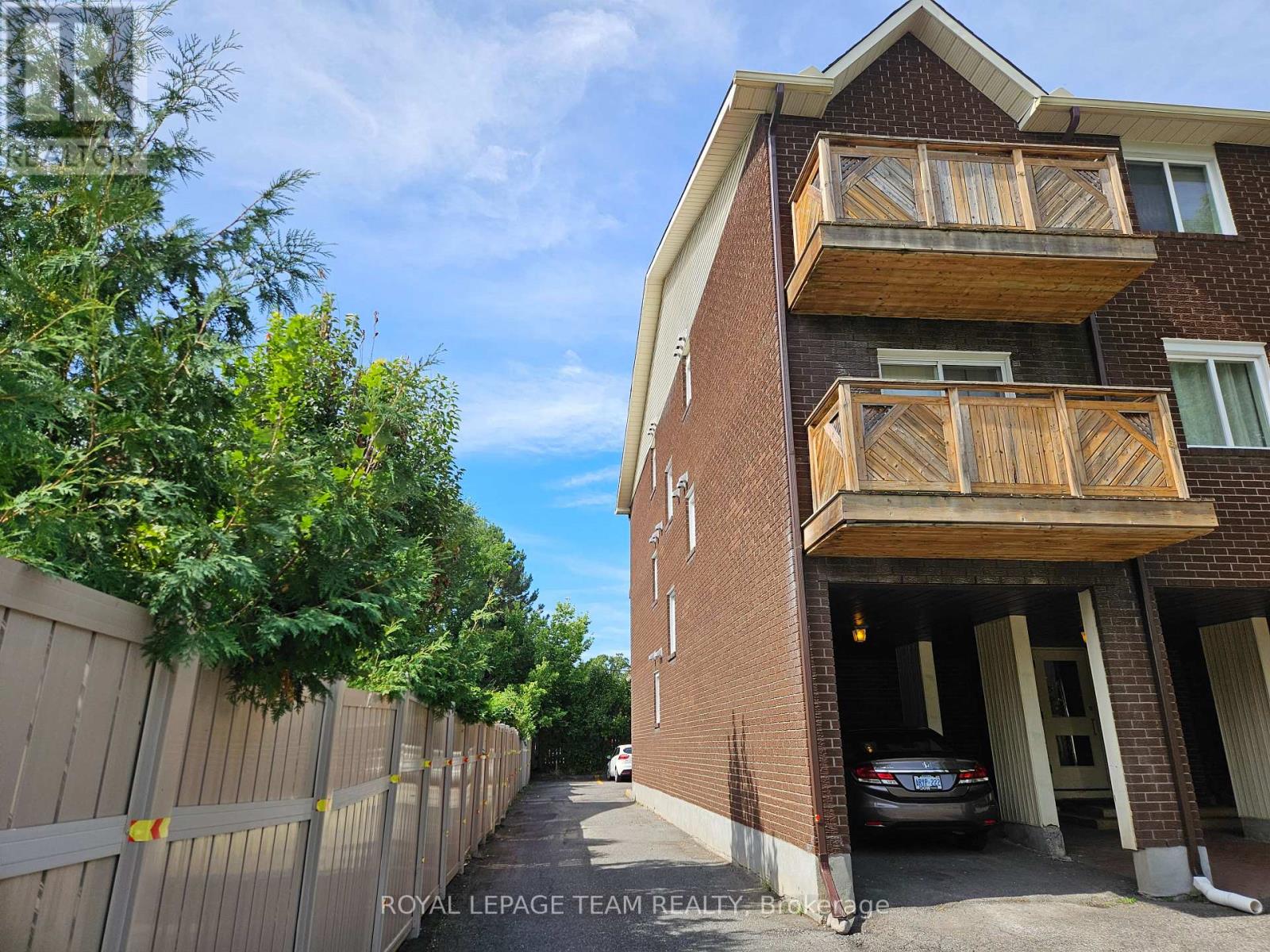 5 - 522 RIVERDALE AVENUE