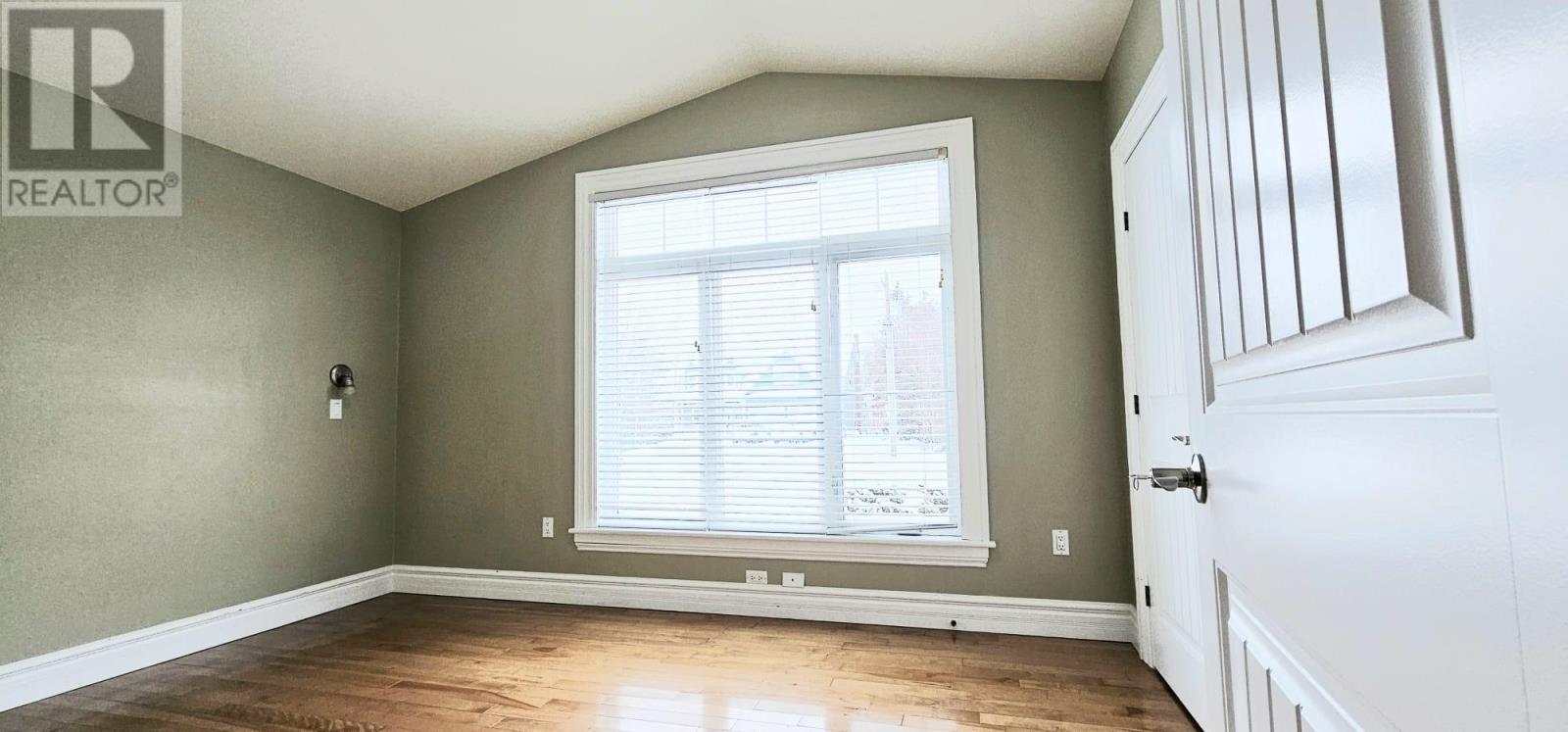 53 Bonavista Avenue - 32