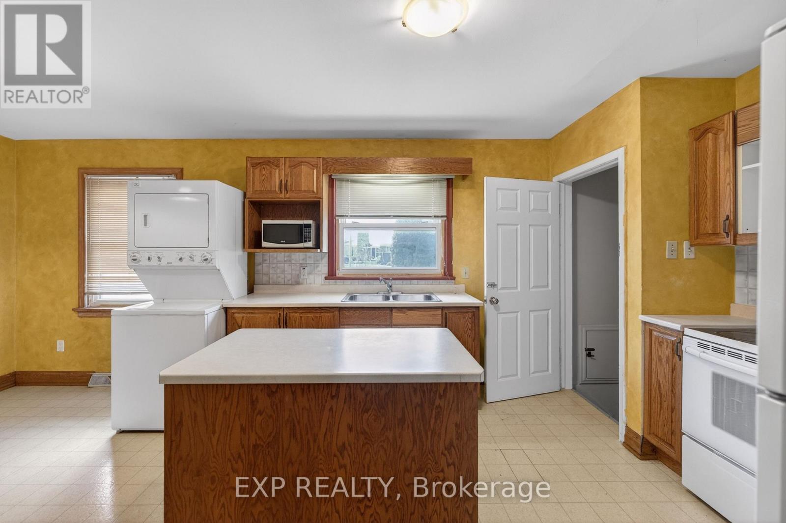 51 PARKDALE DRIVE - 11