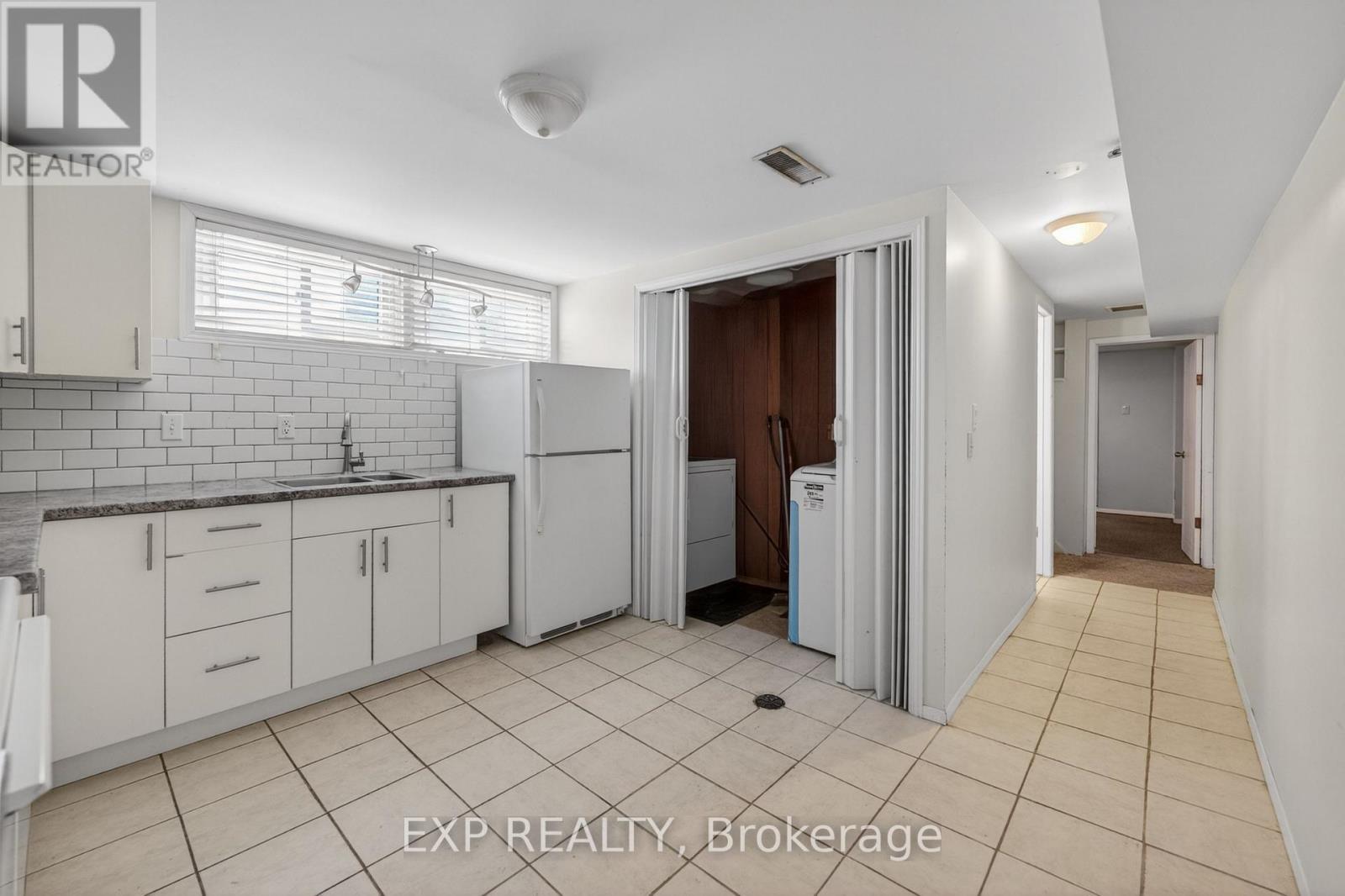 51 PARKDALE DRIVE - 30