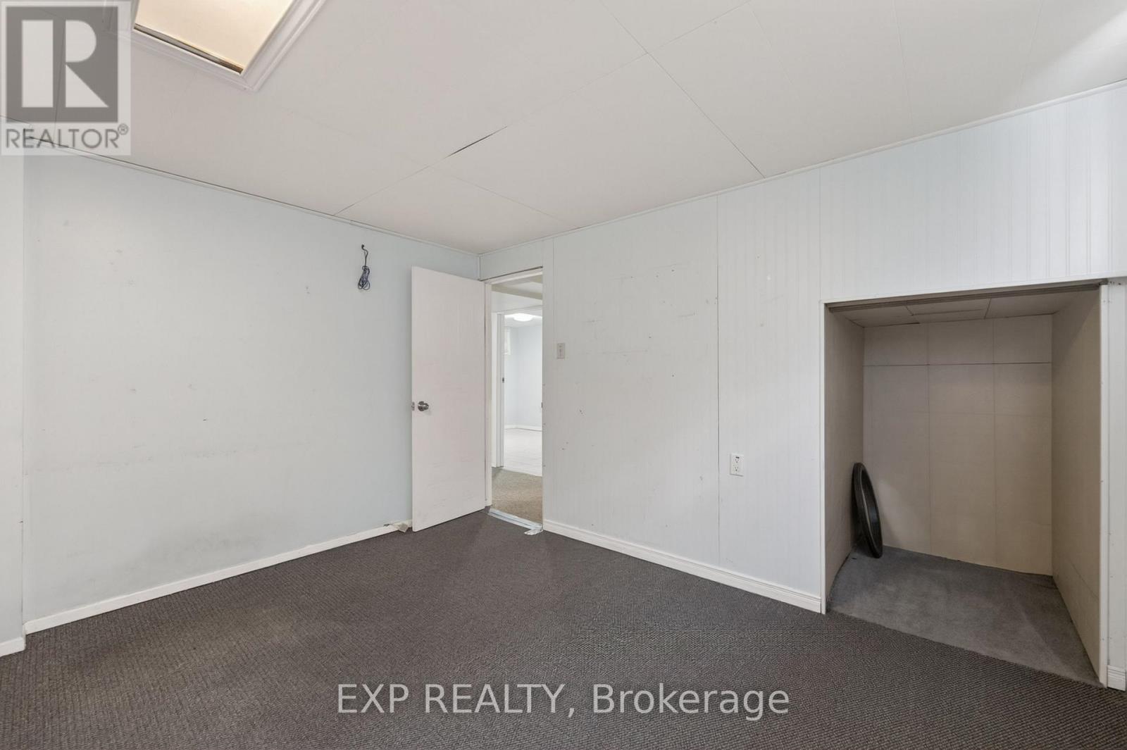 51 PARKDALE DRIVE - 35