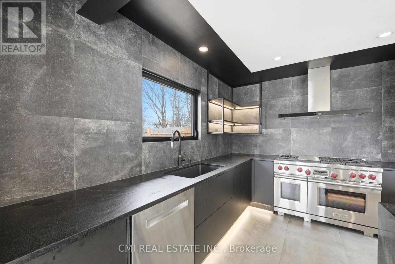 23 LOGSTONE CRESCENT - 12