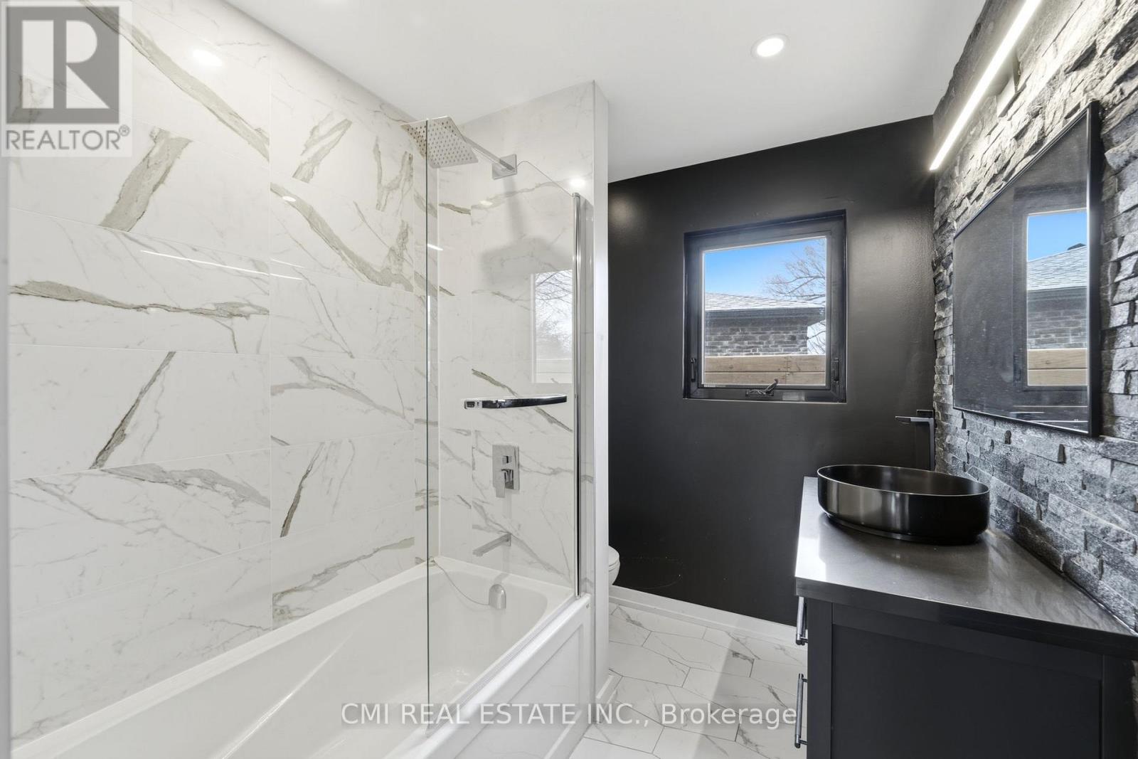 23 LOGSTONE CRESCENT - 17