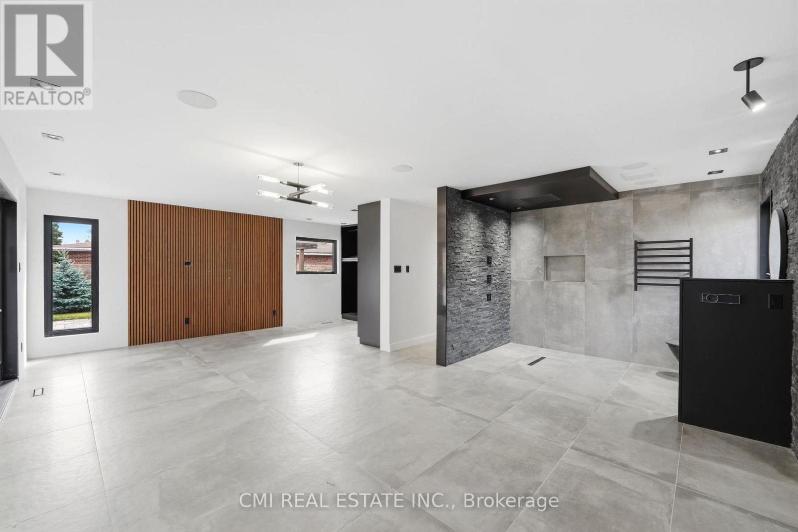 23 LOGSTONE CRESCENT - 24