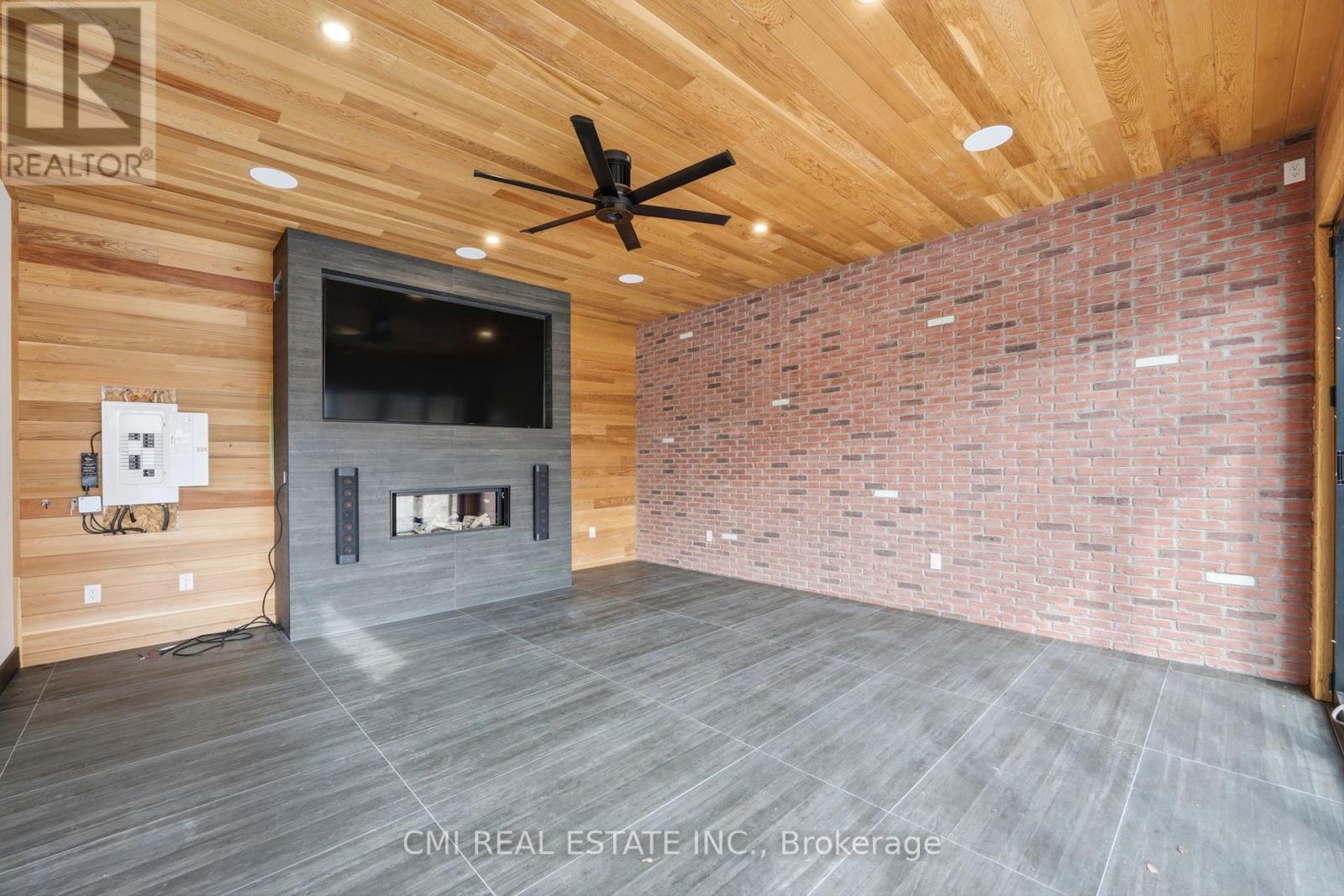 23 LOGSTONE CRESCENT - 39
