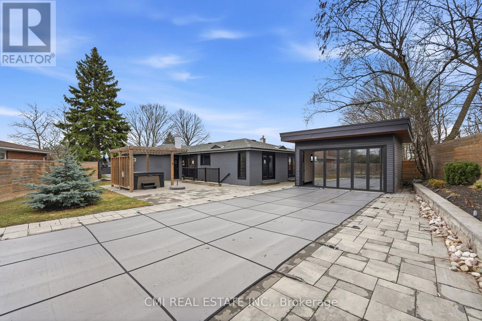 23 LOGSTONE CRESCENT - 40