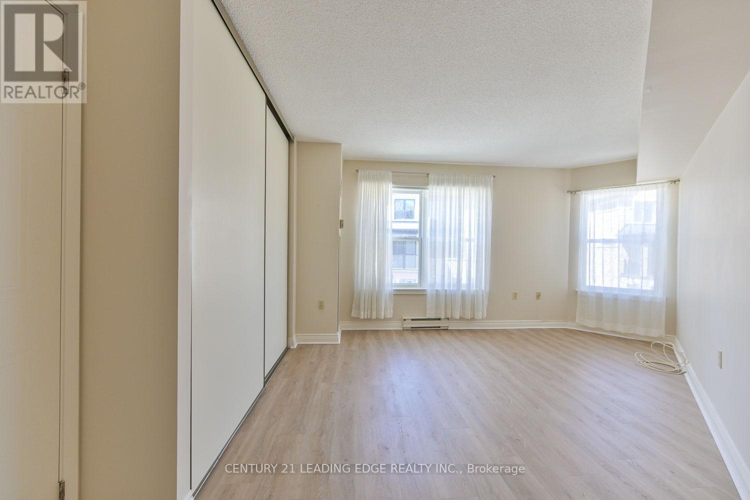 #214 100 ANNA RUSSELL WAY - 22