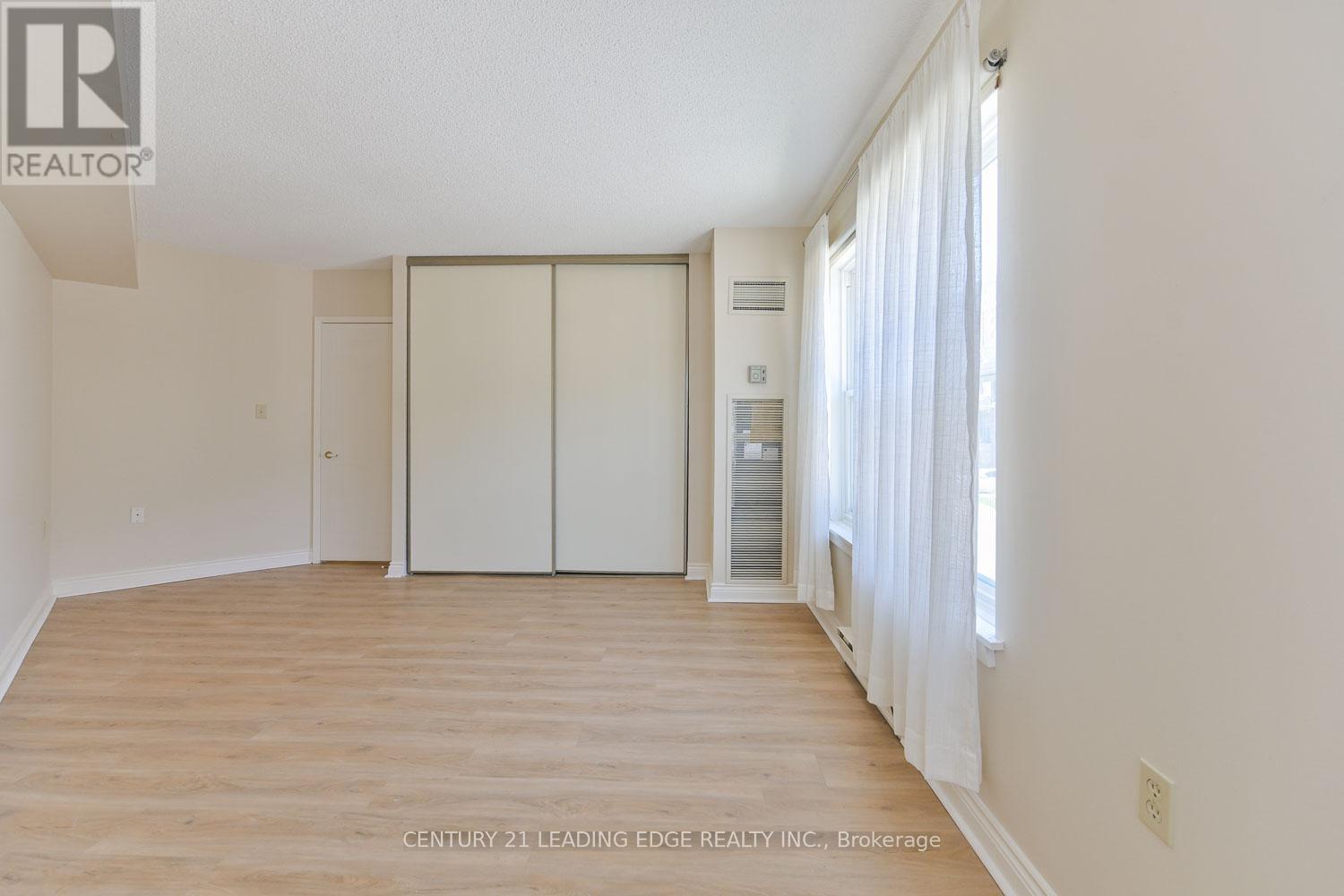 #214 100 ANNA RUSSELL WAY - 23