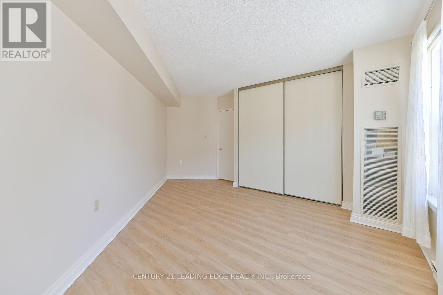 #214 100 ANNA RUSSELL WAY - 24