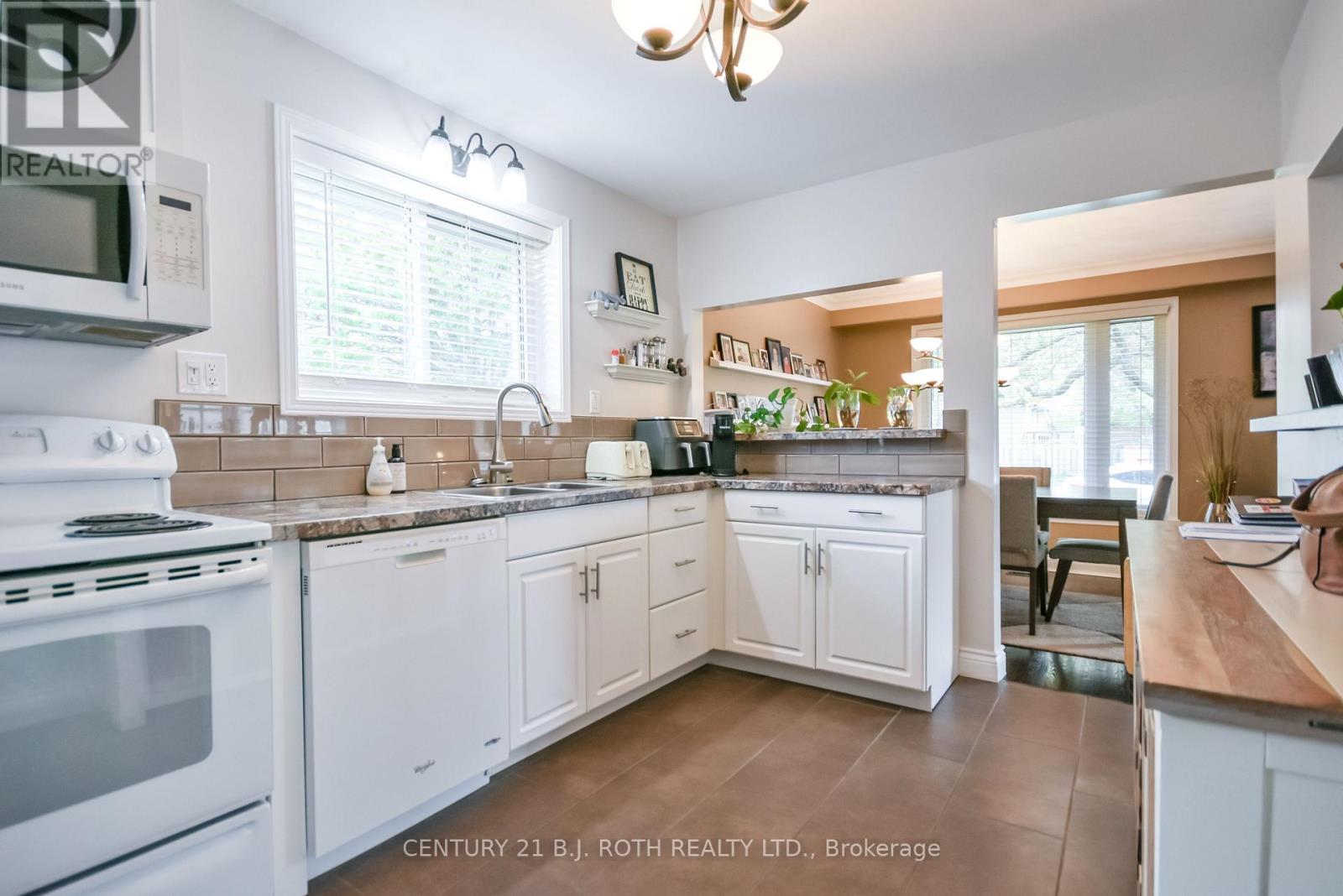 128 CHERRYWOOD DRIVE - 10