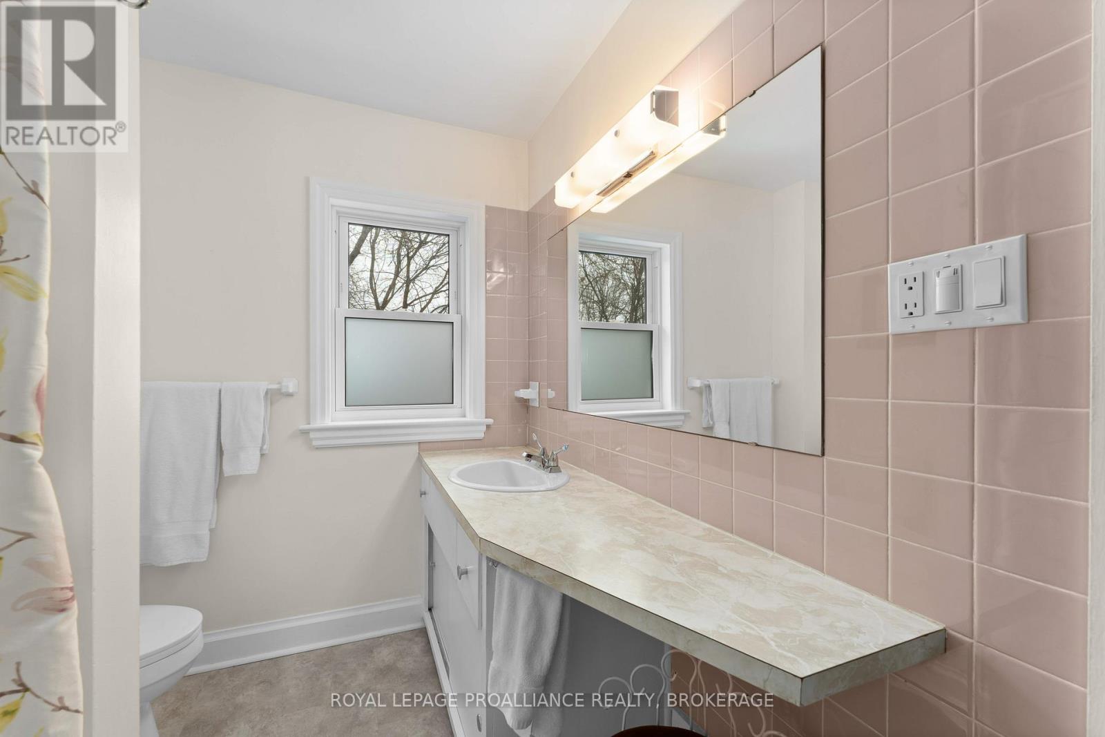 201 WILLINGDON AVENUE - 18