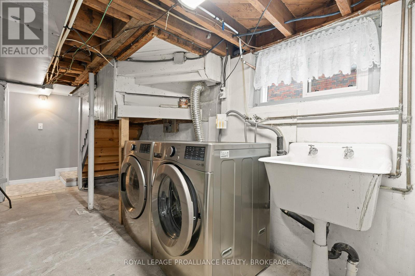 201 WILLINGDON AVENUE - 24