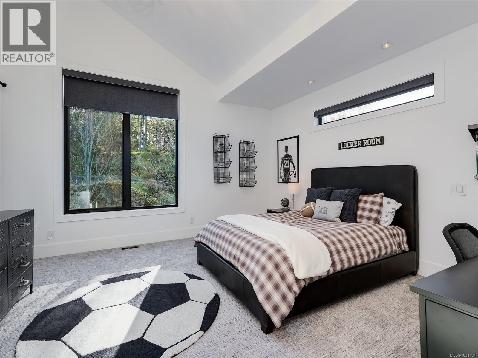 2220 Riviera Pl, Langford