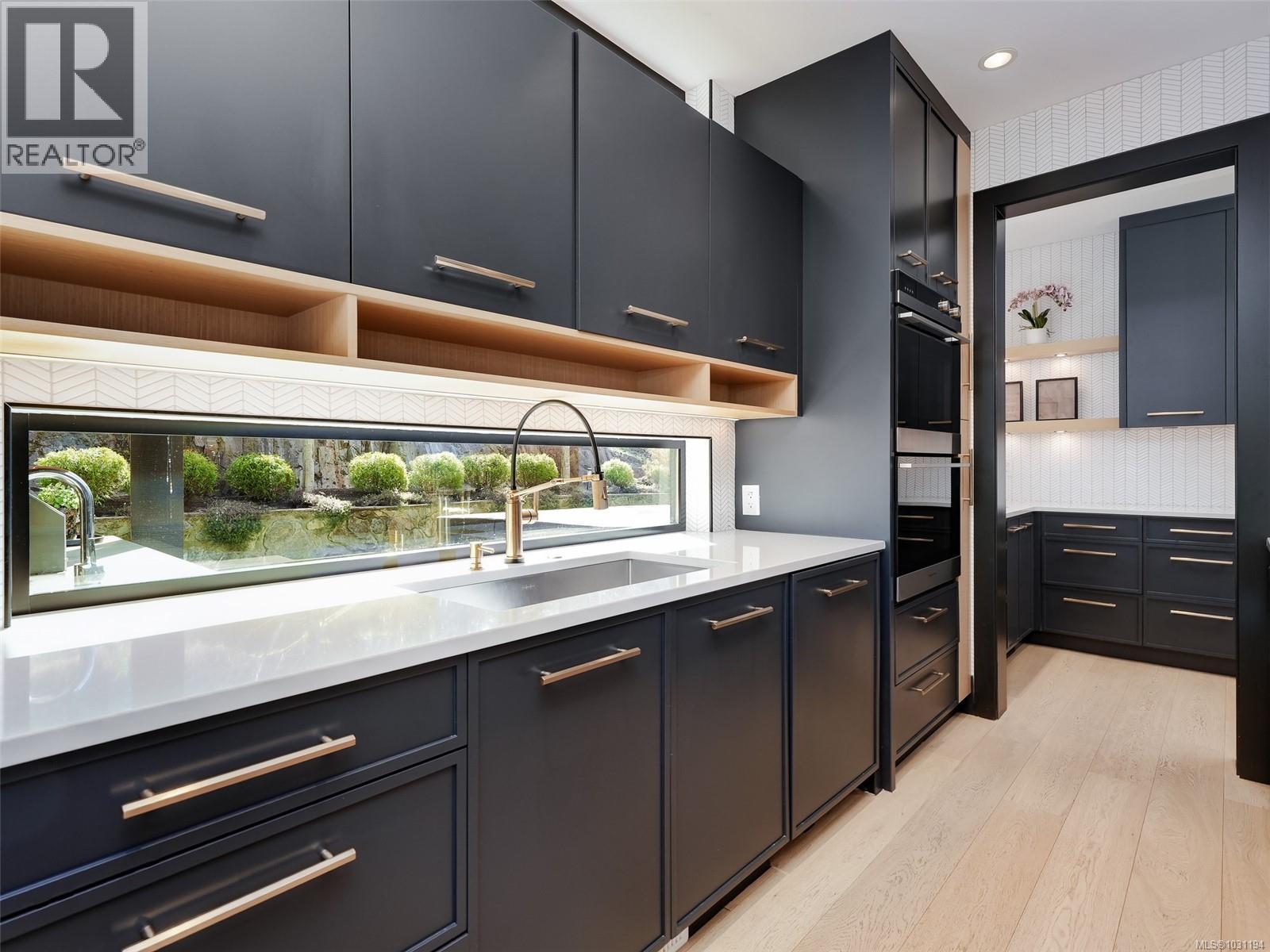 2220 Riviera Pl, Langford