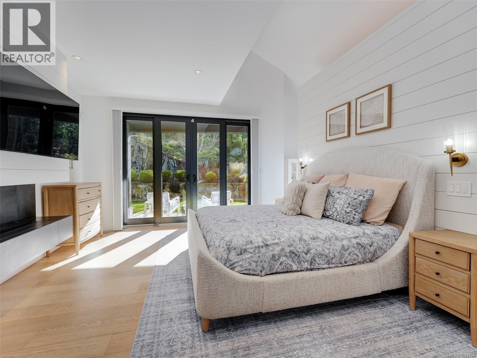 2220 Riviera Pl, Langford